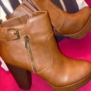 Material Girl bootys.